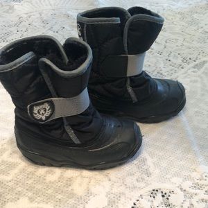NWOT Kamik snow boots toddler size 8